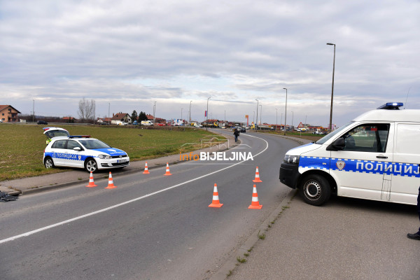 Potpuna obustava saobraćaja prema Kuzminu, sva vozila se preusmjeravaju na Pavlovića most