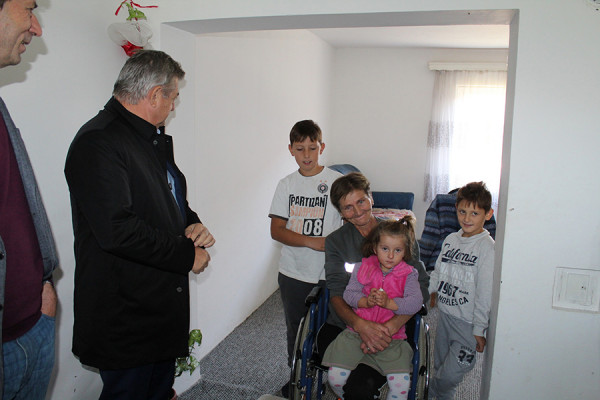 Porodica Đukić pod novim krovom