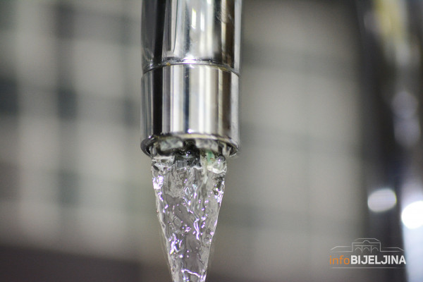 PRIPREMITE ZALIHE VODE Vanredne informacija o vodosnabdijevanju