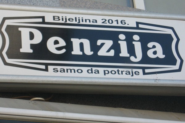 Kafići sa neobičnim nazivima u Bijeljini /FOTO/