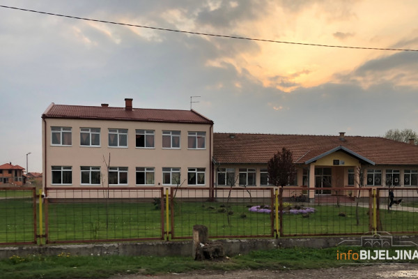 MIĆIĆ PONOVO PONIŠTIO POSTUPAK Ne nazire se početak izgradnji sale u Patkovači