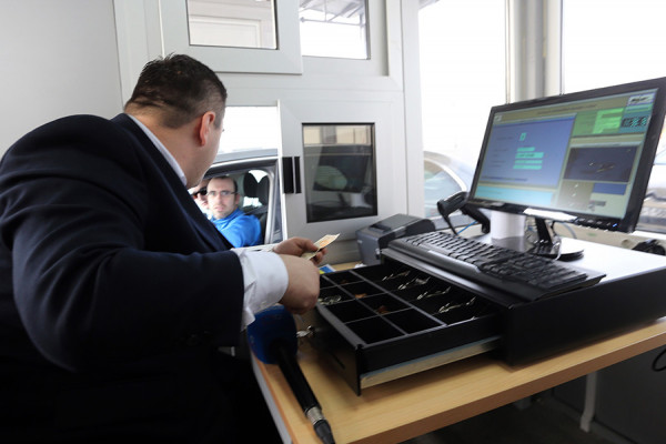 ZA GODIŠNJU KARTU TRI PROSJEČNE PLATE Usvojen novi cjenovnik putarina u Srpskoj