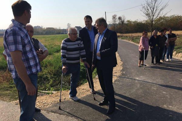 Asfaltirano novih 450 metara puta u Suvom Polju