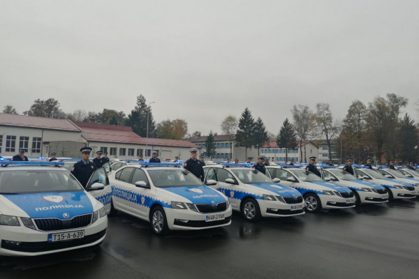 MUP Srpske predstavio 100 novih vozila