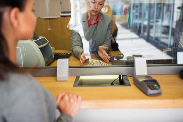 Za godinu građani uštedjeli milijardu KM, u bankama BiH najviše novac drži DIJASPORA