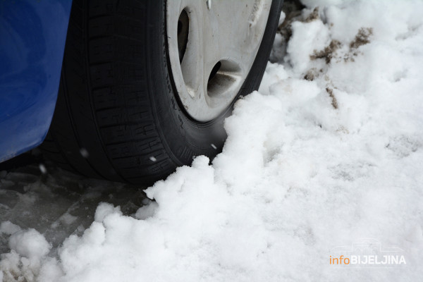 U Srbiji od sutra obavezna zimska oprema, od 15. novembra u Srpskoj i BiH