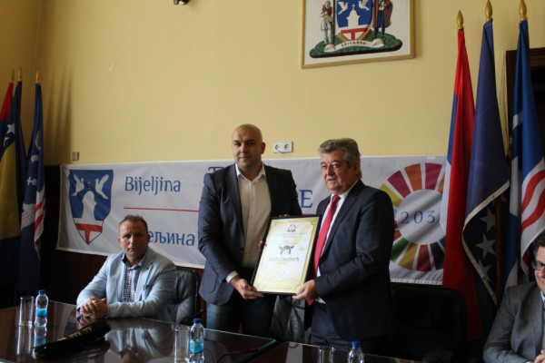 Majstorski džudo pojas gradonačelniku Mićiću