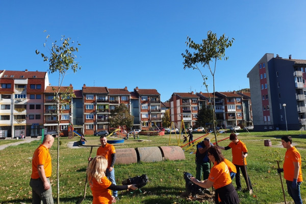 Dječiji park u Ugljeviku dobio sadnice Lišćara