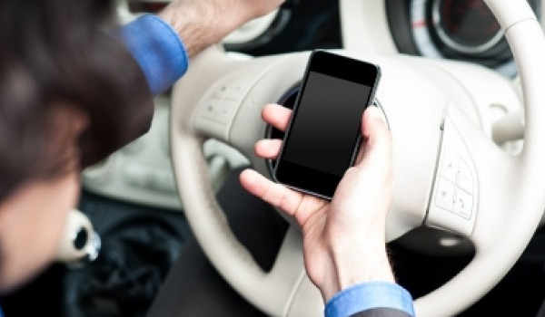 Parlamentarci za osam mjeseci na mobilne telefone potrošili 12.000 KM