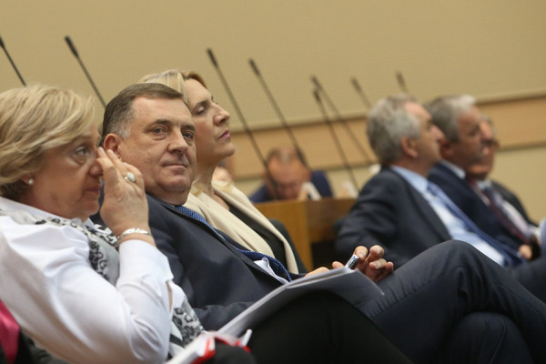 DODIKOVA PONUDA OPOZICIJI “Čekaću vas do šest, dodajte sve što mislite da treba”