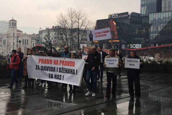 Članovi grupe “Pravda za Davida” se okupili ispred Parlamenta BiH