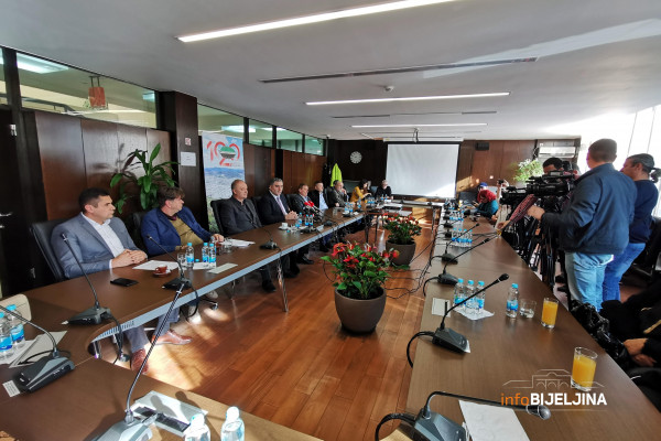 RiTE Ugljevik: Prijem za novinare uoči krsne slave preduzeća /FOTO/