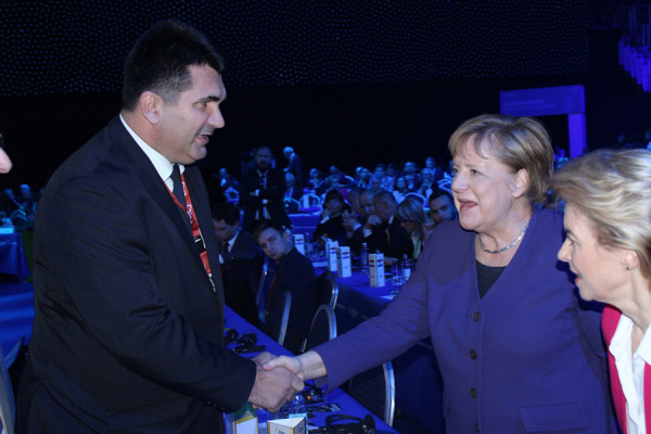 RADO SAVIĆ SA ANGELOM MERKEL Sastanak zamjenika SDS i njemačke kancelarke u Zagrebu