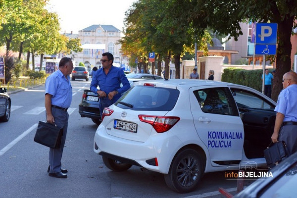 U Bijeljini sprovedena kontrola isticanja zastave