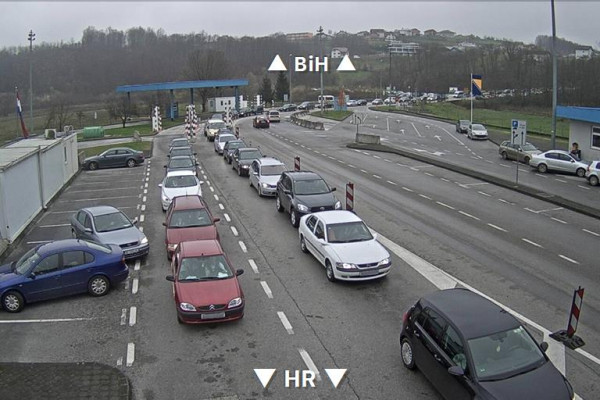 Pojačana frekvencija vozila na Izačiću i Velikoj Kladuši