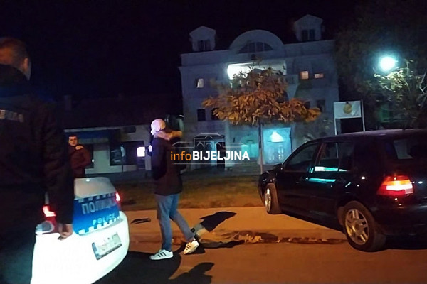 Sudar mercedesa i golfa u Bijeljini /FOTO/