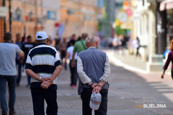 Penzije za 29 stogodišnjaka: Najvremešnije su žene, najstarija napunila 107 godina