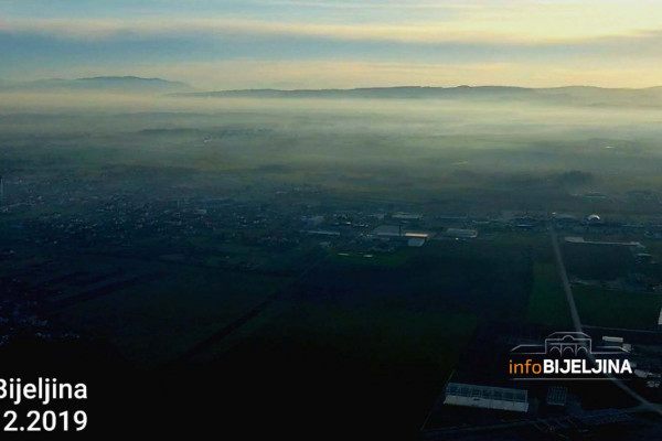 Bijeljina se guši u smogu, pogledajte snimke iz vazduha /VIDEO/
