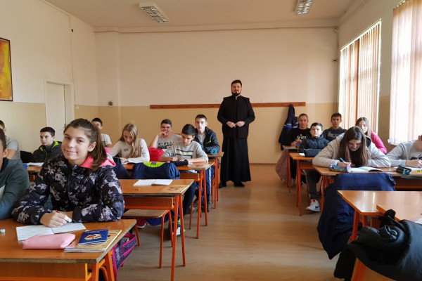 Opremljen kabinet Pravoslavne vjeronauke u Osnovnoj školi “Jovan Dučić”