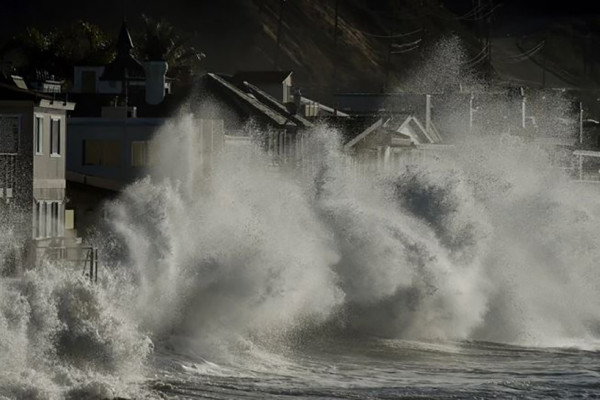 Crveni meteoalarm za Hrvatsku i Crnu Goru, stiže snažno nevrijeme