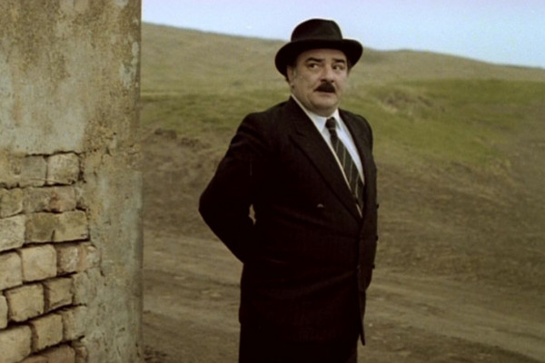 Zbog replike u filmu "Ko to tamo peva" Bata Stojković umalo je dobio zapaljenje pluća