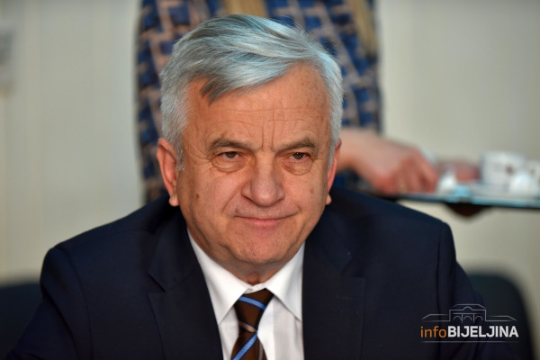 Inicijativu za smjenu Čubrilovića spremaju u DNS