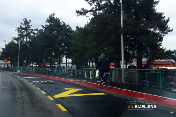 Bijeljinci uživaju u novoj biciklističkoj stazi: Vožnja na dva točka bezbjednija i prijatnija /FOTO/