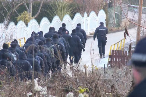 Kako otmičar djevojčice uspijeva uvijek da bude na korak ispred tragača?