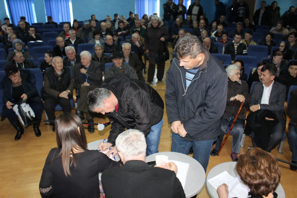 U SUSRET BOŽIĆU Jednokratna pomoć Opštine Ugljevik boračkoj populaciji