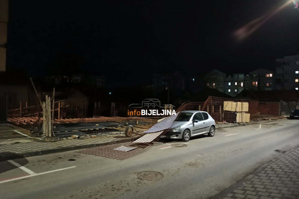 Bijeljina: Zaštitna ograda pala na „pežo“