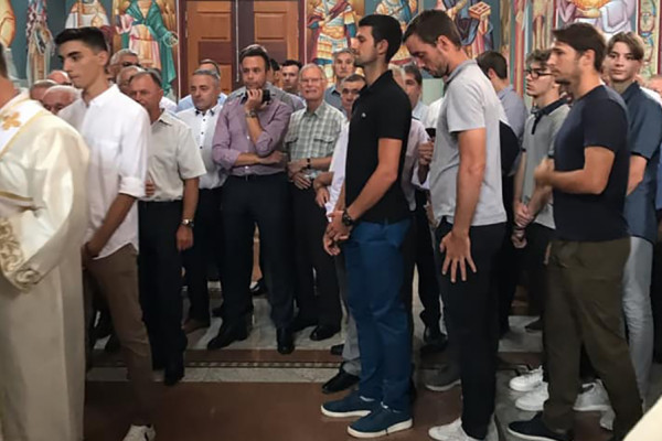 Srpski teniseri na božićnoj liturgiji u Brizbejnu