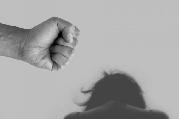 Pretukao je ljubavnik, ona izmislila silovanje da se opravda pred mužem