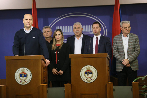 Poslanici SP traže od Viškovića da iz Vlade izbaci Petra Đokića