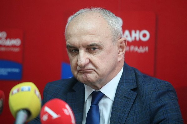Đokić ne da svoju fotelju: Burna sjednica Glavnog odbora Socijalističke partije u Doboju zbog isključenja funkcionera