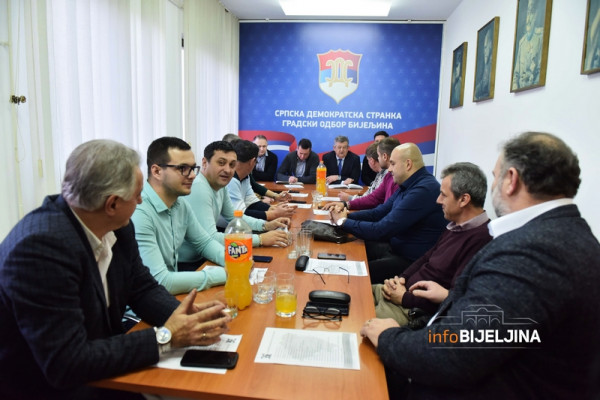 Počela proširena sjednica Izvršnog odbora stranke u Bijeljini /FOTO/