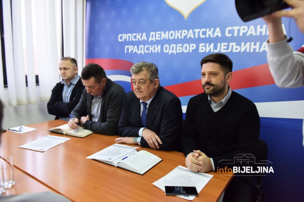 Mićić: Ja sam kandidat SDS-a i siguran sam da ću dobiti podršku Šarovića /FOTO/