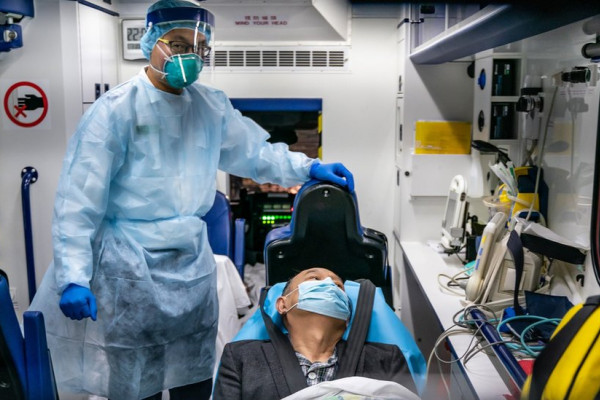 Druga smrt od koronavirusa van Kine