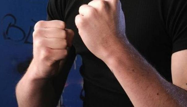 Komšijska tuča Srba i Albanaca zbog parkinga: Tri osobe završile u bolnici