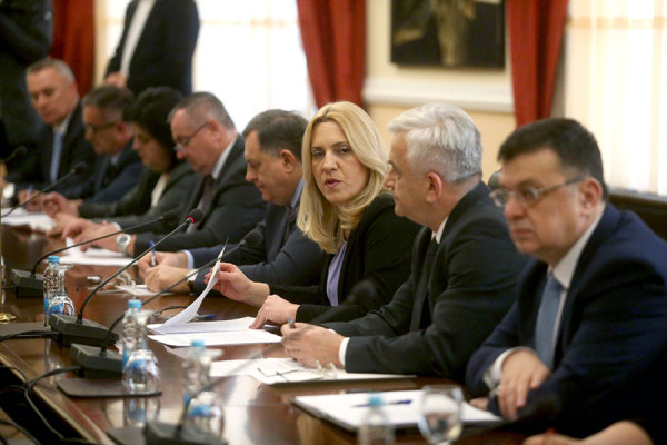 ODGOVOR NA ODLUKU USTAVNOG SUDA Sastanak zvaničnika Srpske u Palati Republike