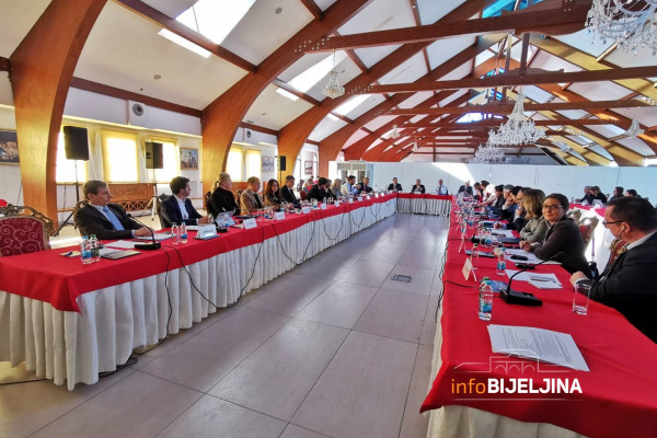 Zatler nakon sastanka u Bijeljini: Razmatrana egzistencijalna pitanja, usaglašeni zaključci /FOTO/