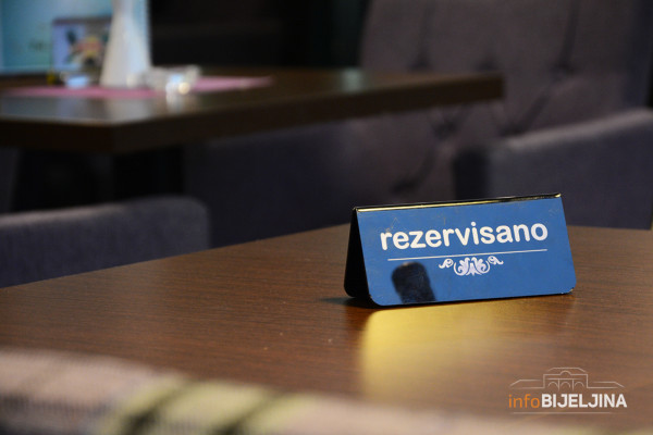 Iz kafana se toči sve veći promet