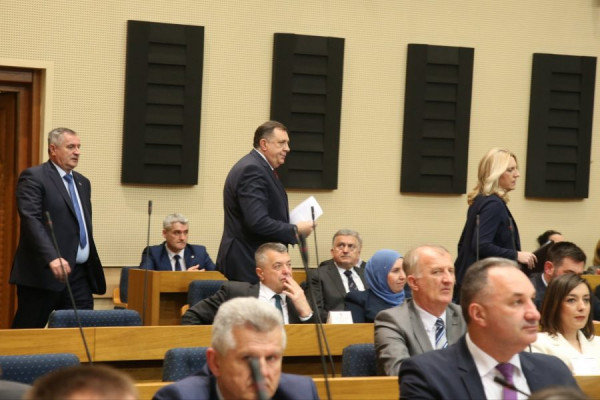 “GOODBYE BiH, WELCOME RS-EXIT” Oštar govor Dodika u Narodnoj skupštini