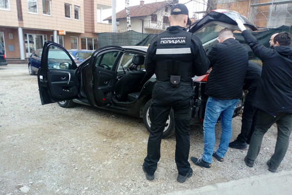 Inspektori koji su „pali ” zbog mita biće privremeno udaljeni iz MUP-a Srpske