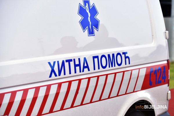 Ženu iz Šekovića povukla drobilica za drvo: Stradala na radnom mjestu