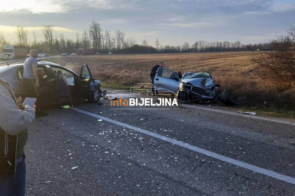 Teška nezgoda u Ljeljenči kod Bijeljine, više povrijeđenih