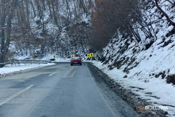 Oprez zbog klizavih kolovoza i odrona