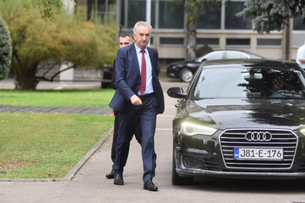 Šarović: Ako Mićić ne prihvati odluku Predsjedništva, brzo ćemo se razići