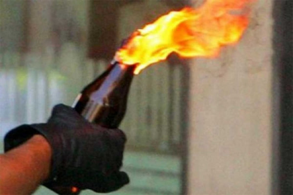Na sedam kladionica bačeni molotovljevi kokteli