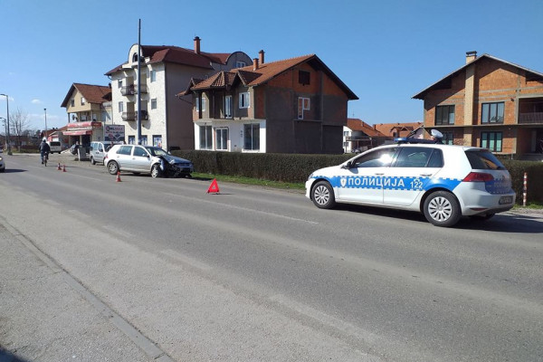 Bijeljina: Golfom udario u stub javne rasvjete