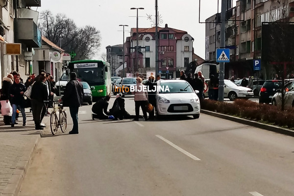 Nezgoda u centru Bijeljine, udarena žena na pješačkom